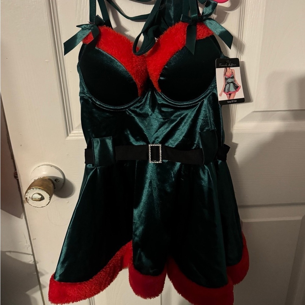 BNWT sexy elf lingerie set! Comes with elf outfit and green thong. Size small.
